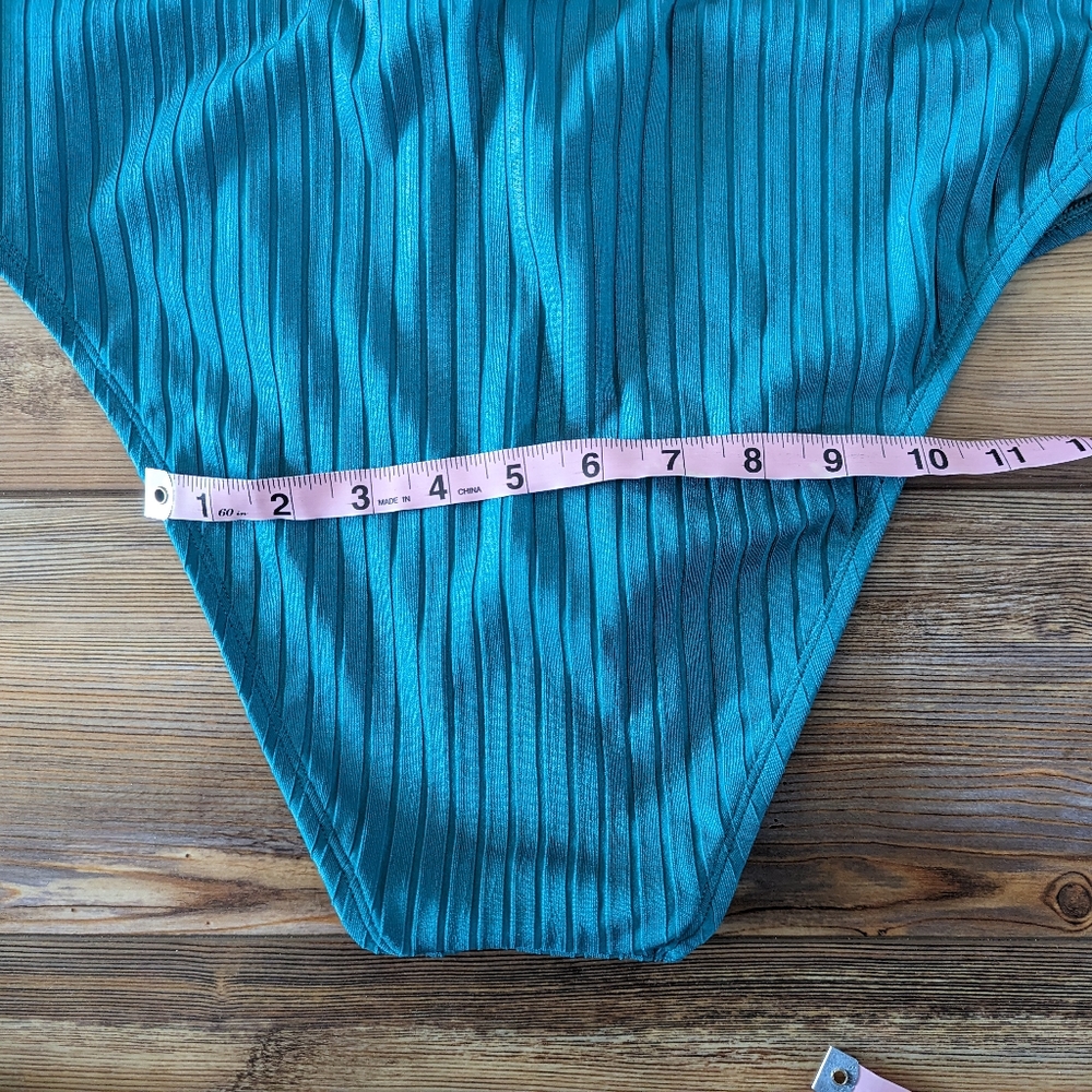 NWT Cupshe Solid Green 2 Piece Swimsuit Bikini High-Waisted L - Picture 6 of 9